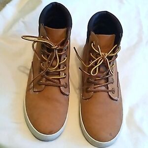 Women's Timberland tan leather shoes size 6